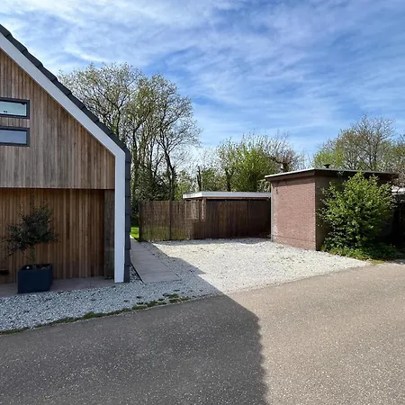 Mooie Gezinsvriendelijke Met Ruime Tuin! Semesterbostad Ouddorp