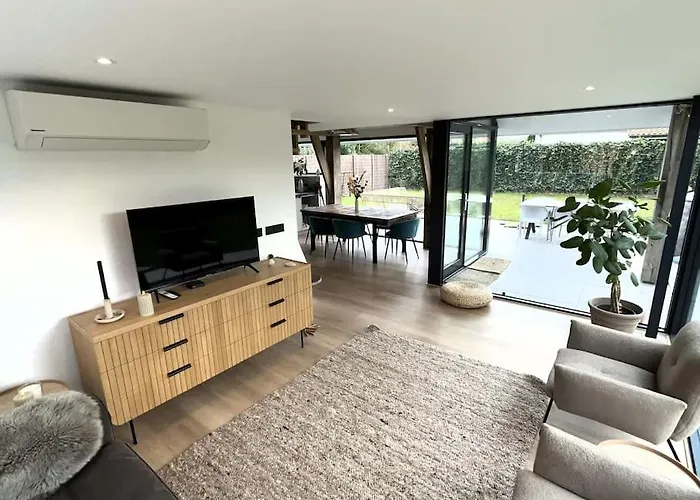 Mooie Gezinsvriendelijke Met Ruime Tuin!