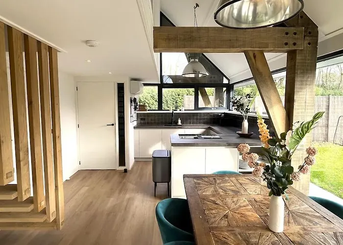 Mooie Gezinsvriendelijke Met Ruime Tuin!